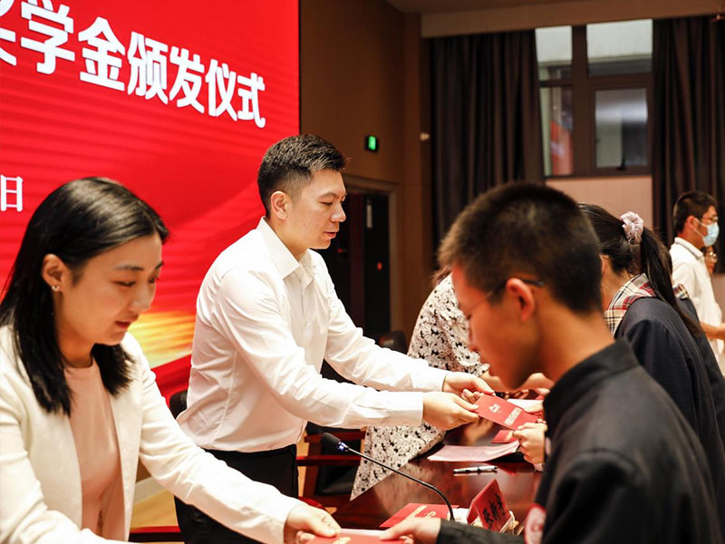加拿大pc28预测股份上市一周年丨阔步前进 筑梦新程